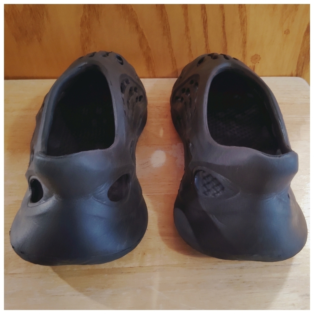 Adidas Mens Black Slip On Yeezy Foam Runner Size 9 - Picture 4 of 8
